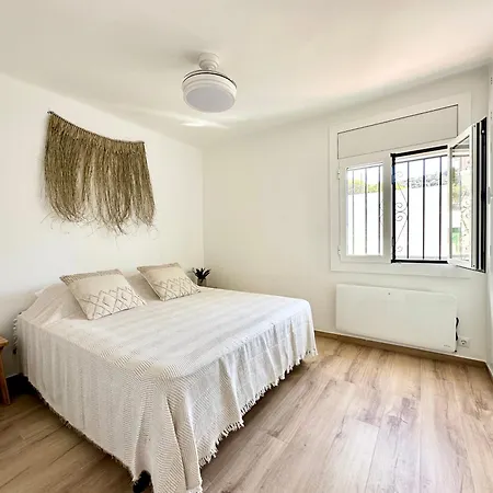 Canyelles - Santa Barbara Sea View Apartment Roses