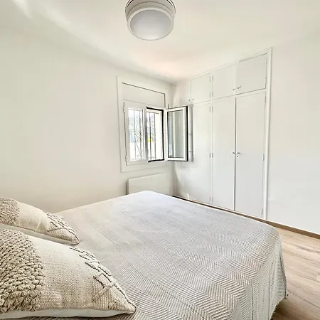 Apartment Canyelles - Santa Barbara Sea View